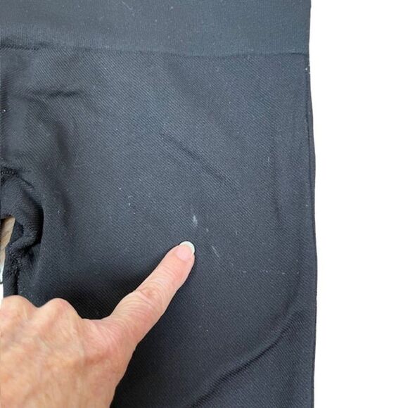 SPANX Look At Me Now Black Leggings Light Texture with Inseam Size Medium - Picture 9 of 13